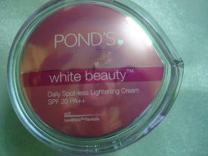 Pond's White Beauty Daily Spot-less Lightening Day Cream with SPF 20 PA++ Review