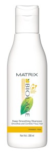 Matrix Smooththérapie gives you smooth, frizz-free hair