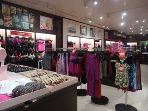 La Senza Store Review and the Show Off Collection