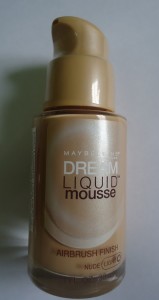 Maybelline Dream Liquid Mousse Airbrush Finish Foundation Review, Swatches