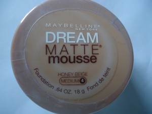 Maybelline Dream Matte Mousse Foundation Honey Beige Medium 4 Review, Swatches