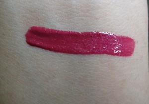 Maybelline Colorsensational High Shine Gloss 120 Plum Luster Review, Swatches