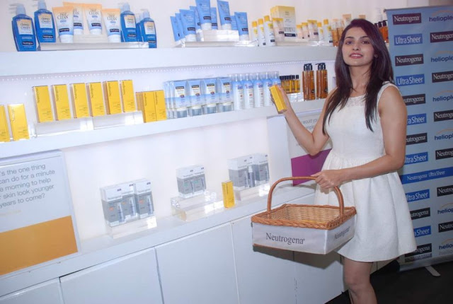 Prachi Desai Launches Neutrogena's Ultrasheer Complete UV Moisture